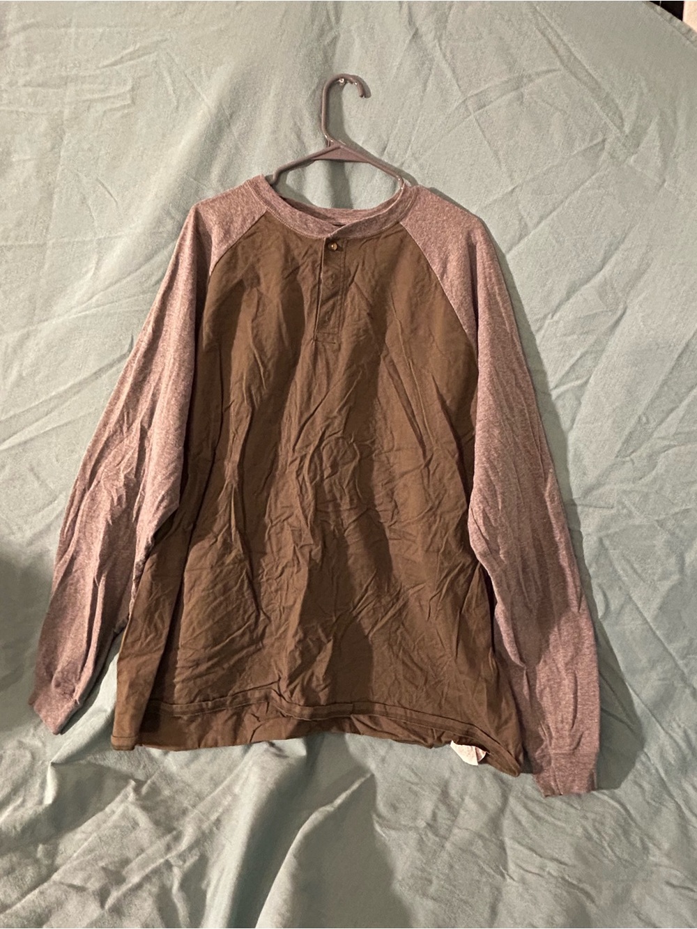 Hanes Men's Long-Sleeve Raglan Shirt - Brown Body with Mauve Sleeves